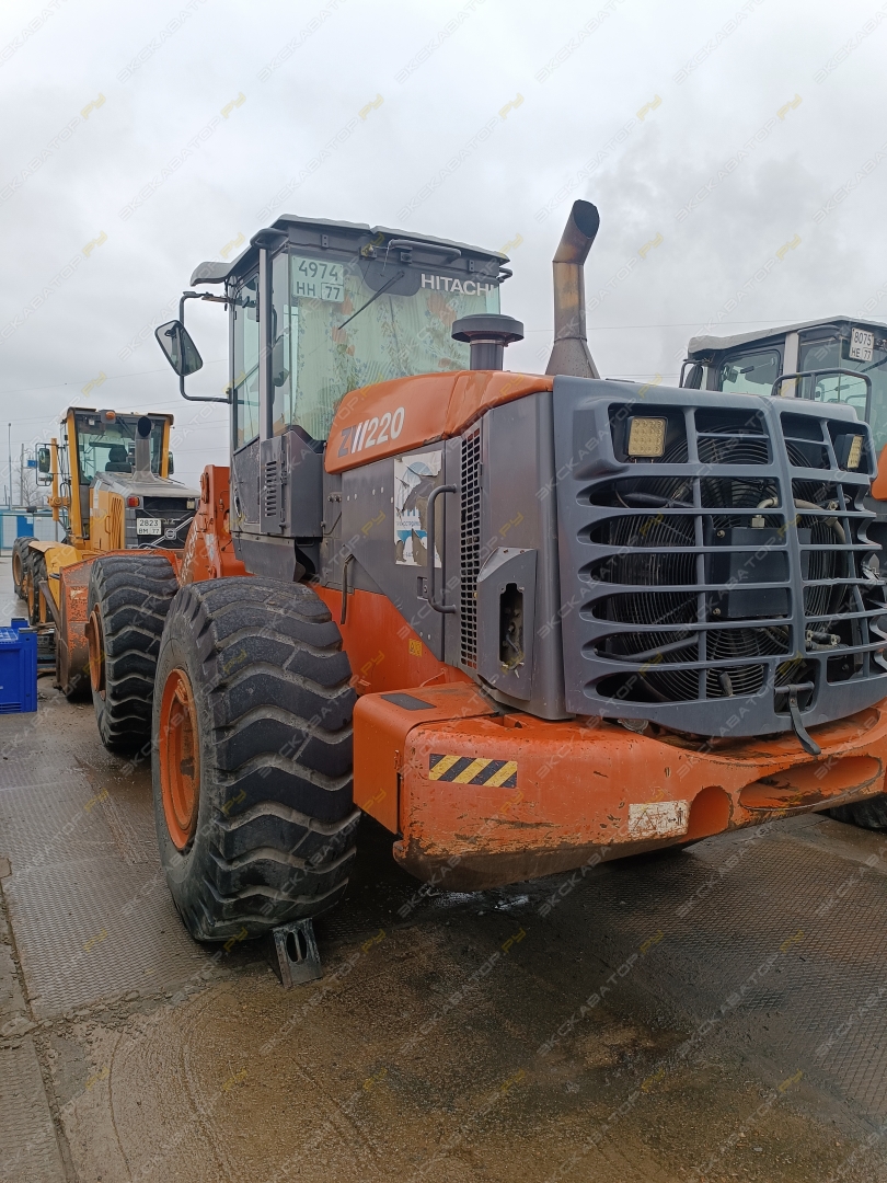 Hitachi ZW 220 [2]