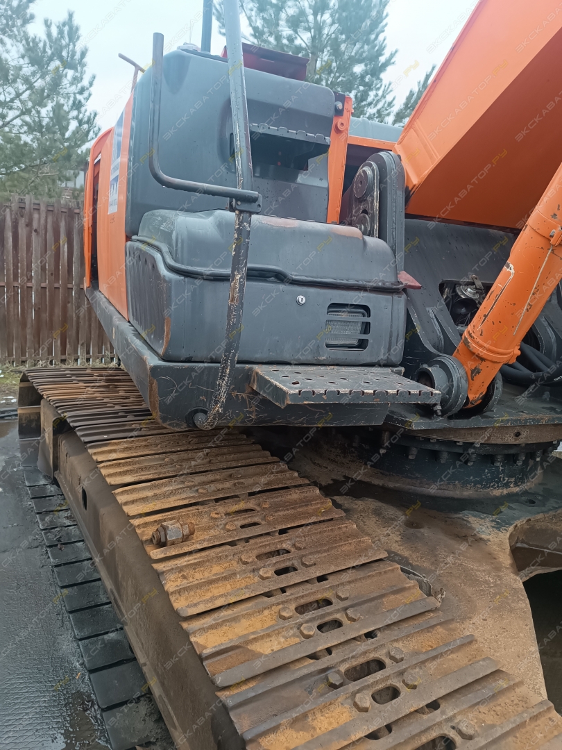 Hitachi ZX240-5G [5]