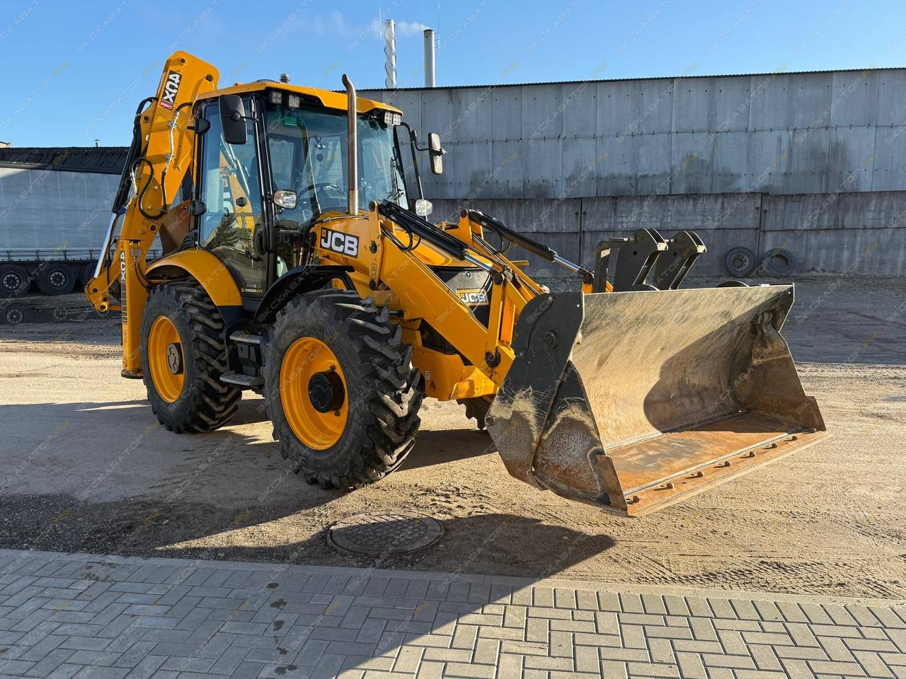 JCB 4CX Pro [0]