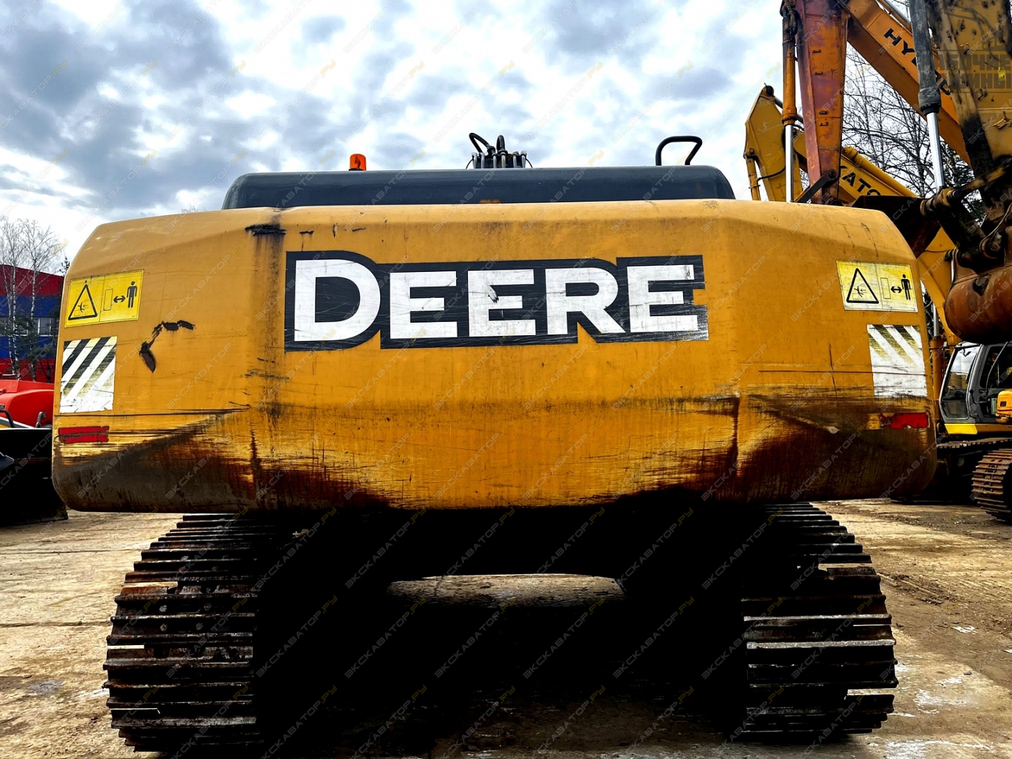 John Deere E360 LC [21]