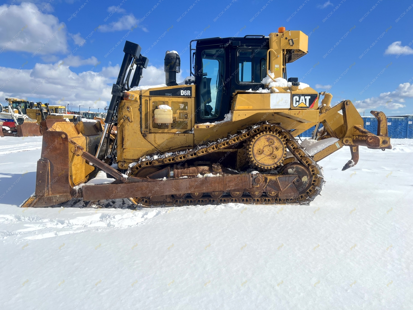 Caterpillar D6R [7]