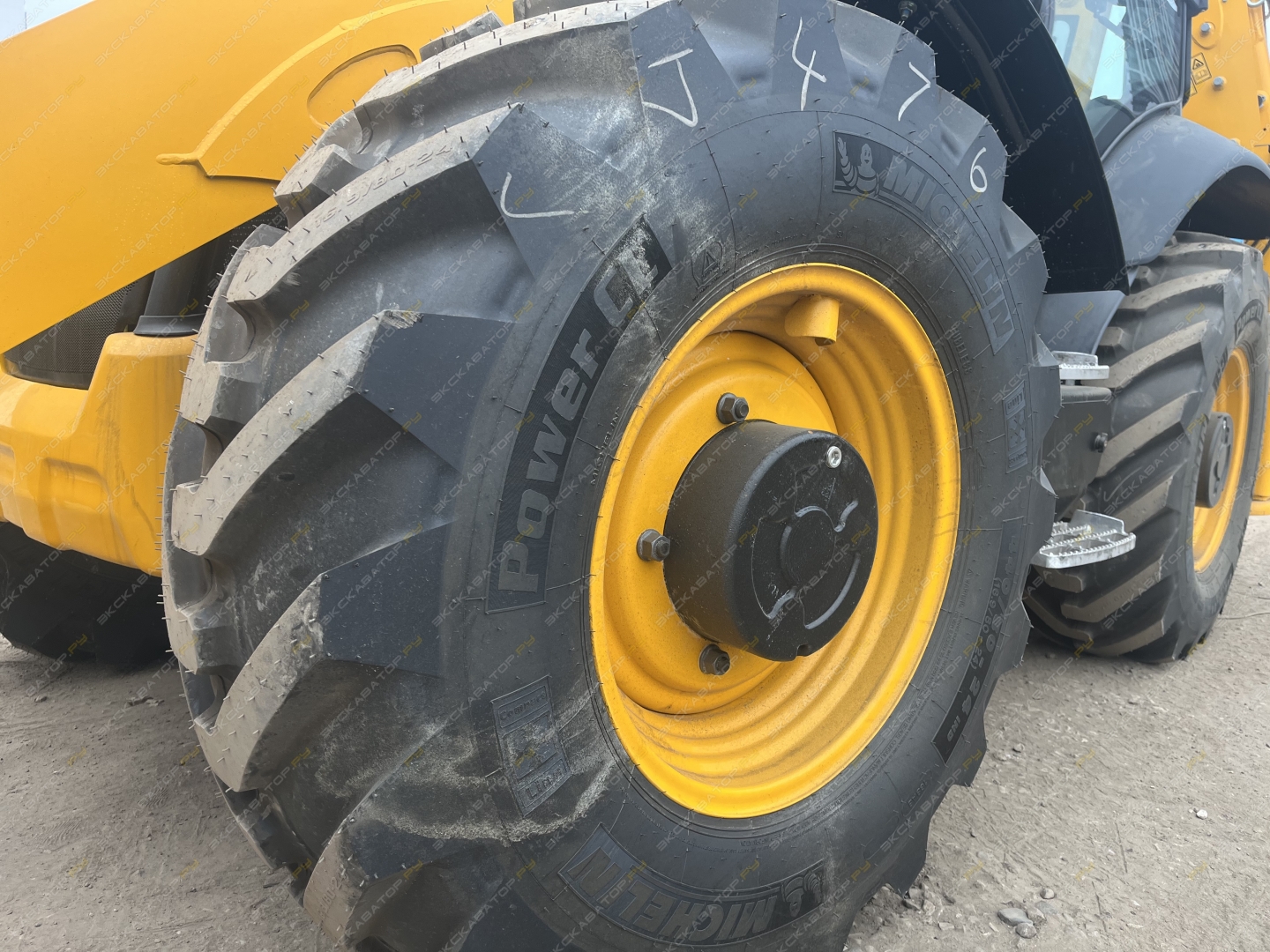 JCB 4CX Super SM [13]