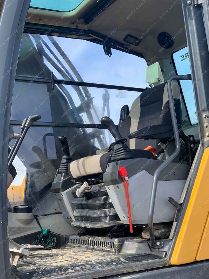 John Deere E260 LC [10]