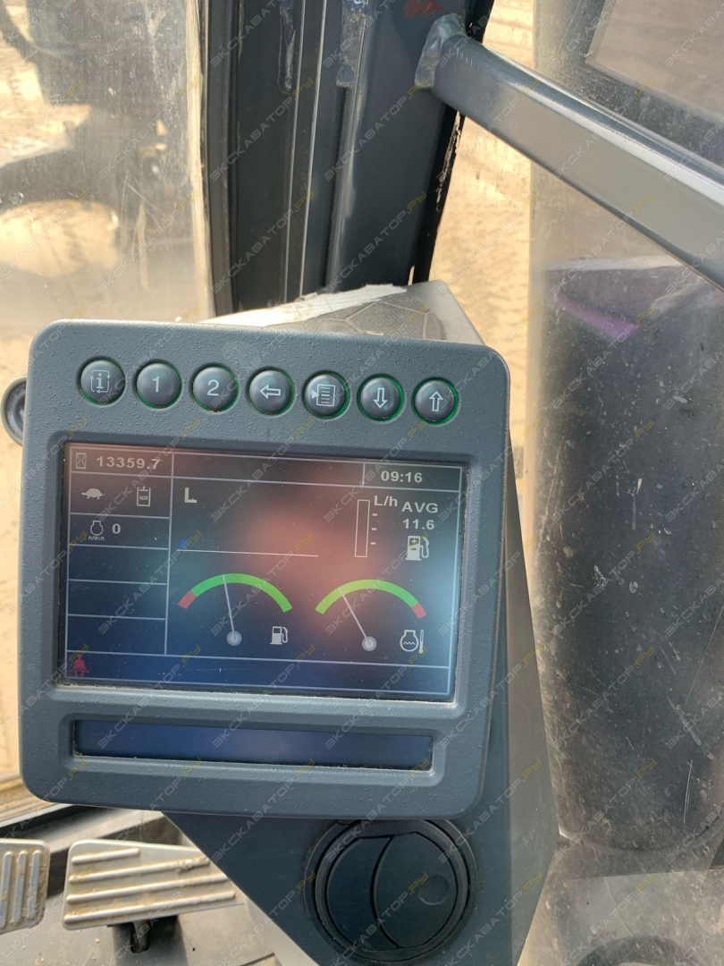 John Deere E260 LC [13]