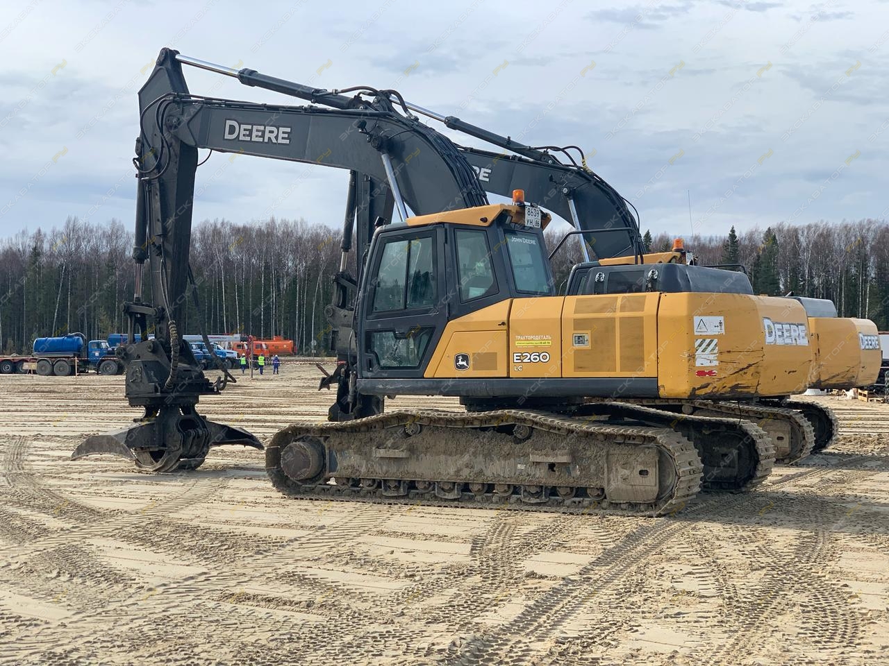 John Deere E260 LC [4]