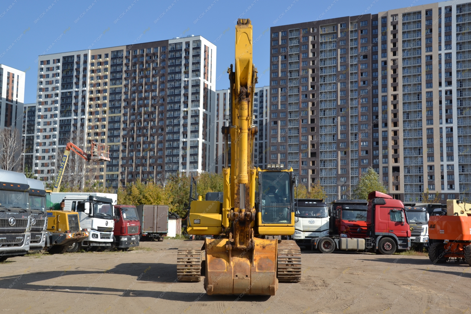 Komatsu PC300LC-8M0 [1]