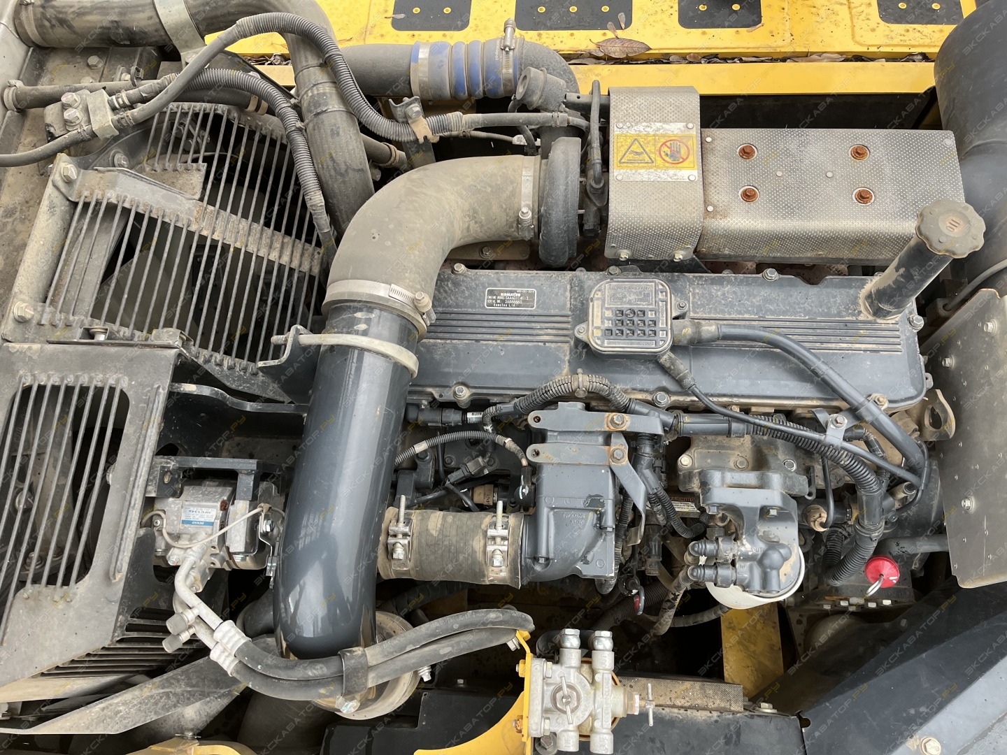 Komatsu PC300LC-8M0 [17]