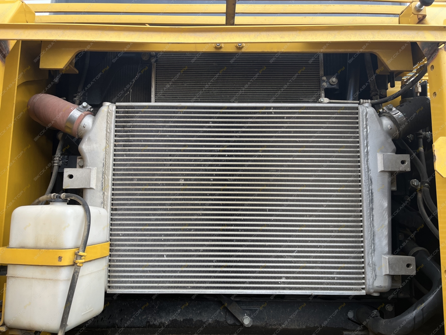 Komatsu PC300LC-8M0 [11]