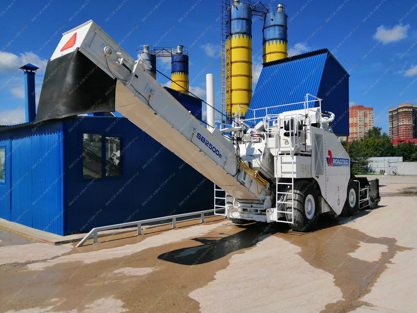 Roadtec SB2500E Shuttle Buggy [3]