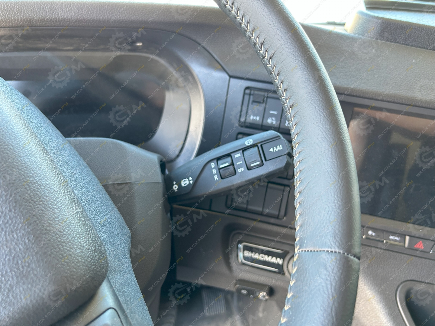 Shacman SX4188YY381 [21]