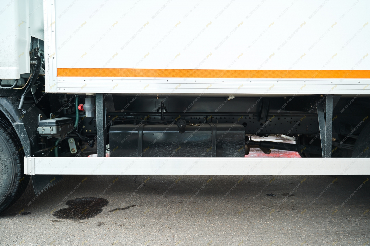 Isuzu Elf [12]