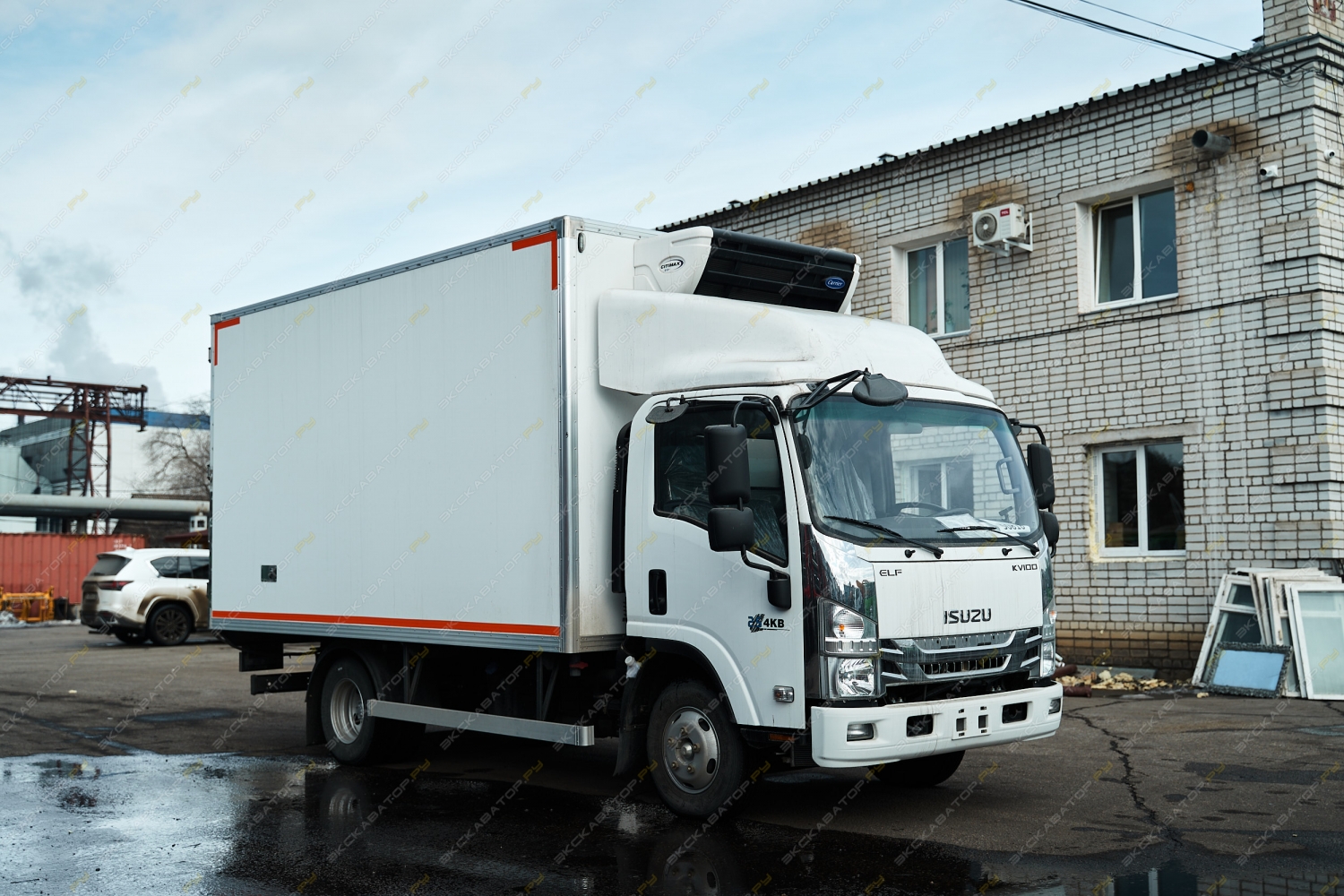Isuzu Elf [22]