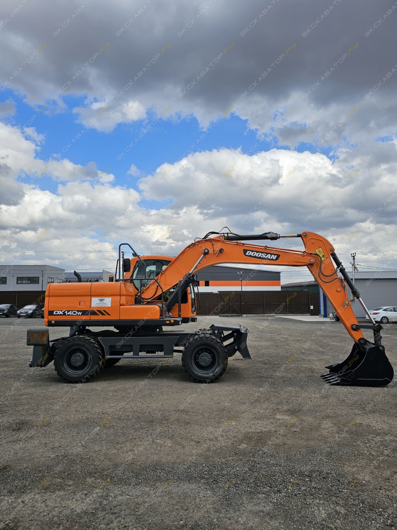 Doosan DX140W [3]