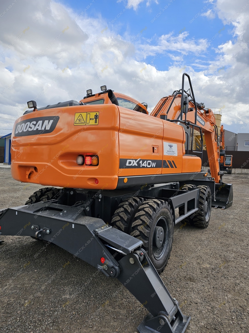Doosan DX140W [9]