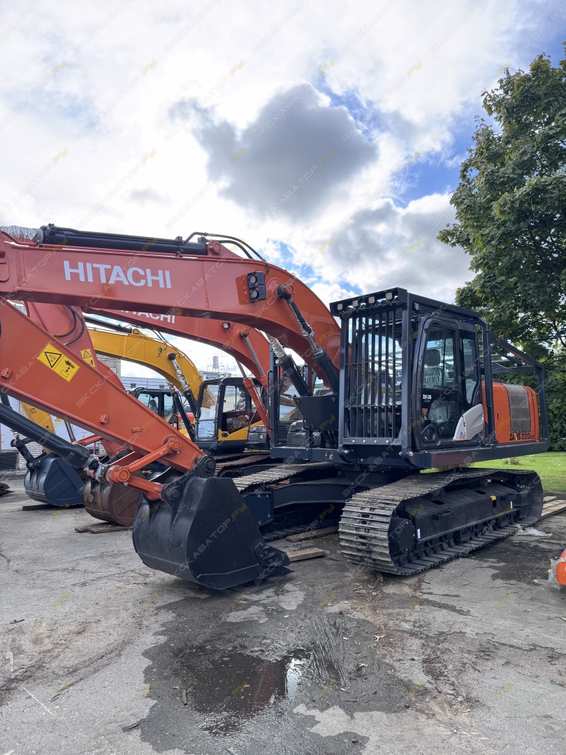 Hitachi ZX225LC [1]