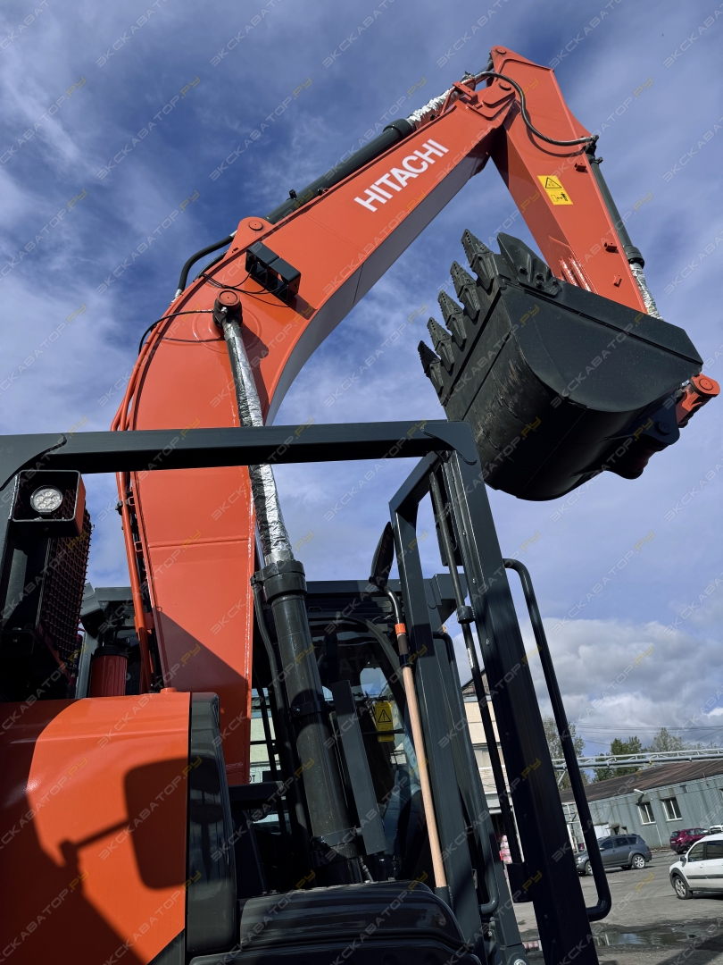Hitachi ZX225LC [5]