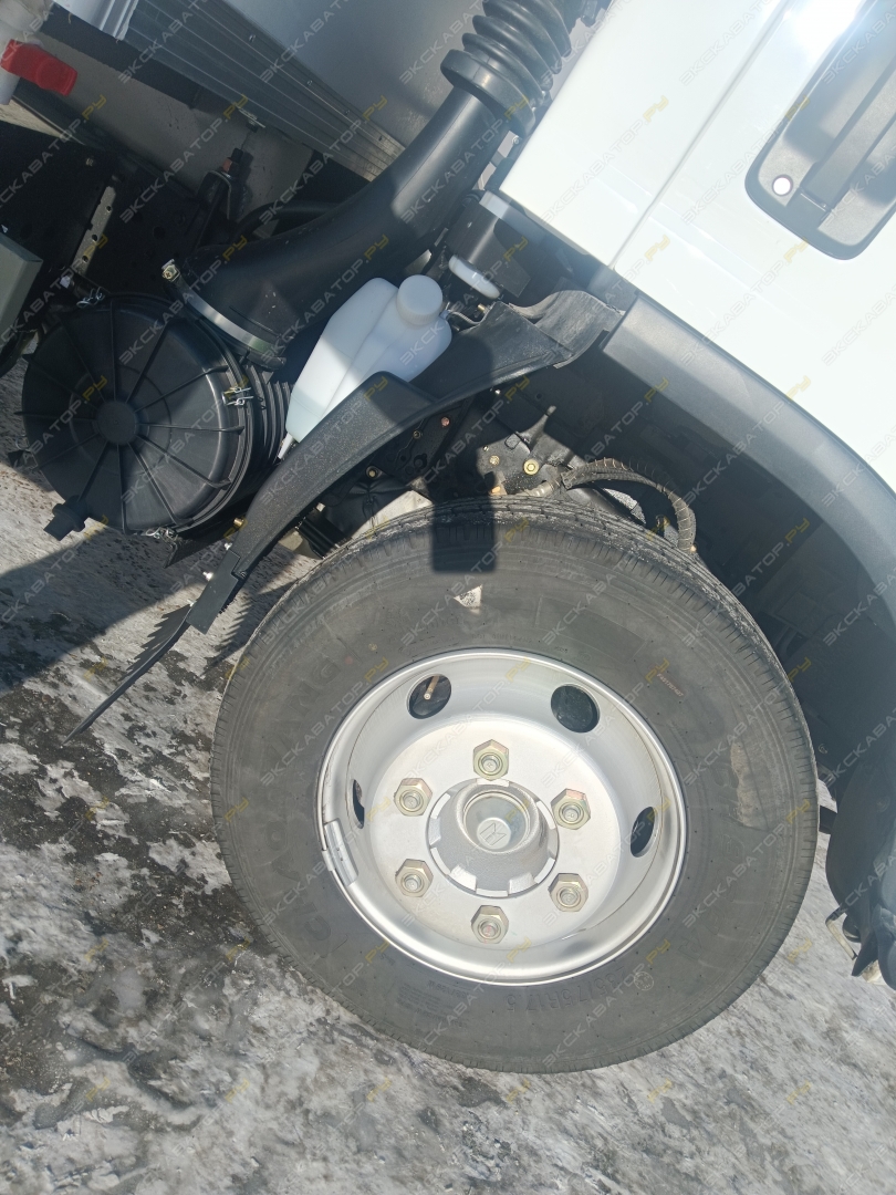Isuzu Elf [12]