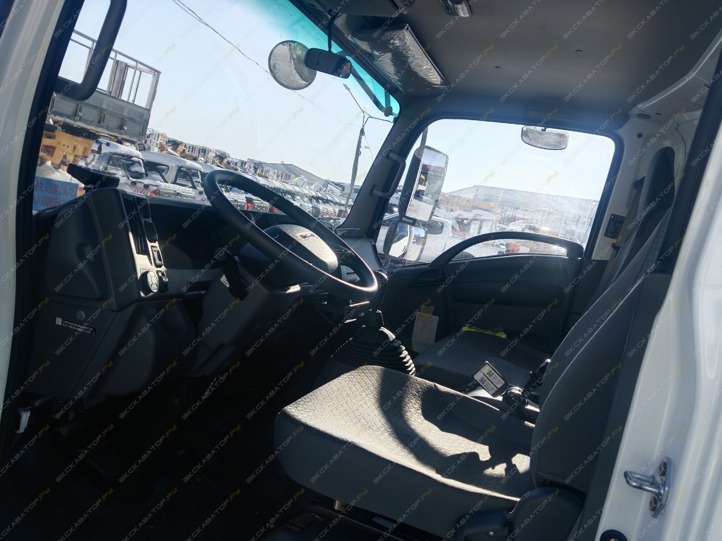 Isuzu Elf [10]
