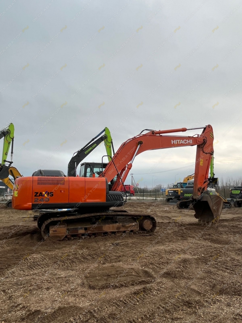 Hitachi ZX240LC [1]
