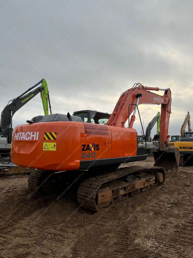 Hitachi ZX240LC [3]
