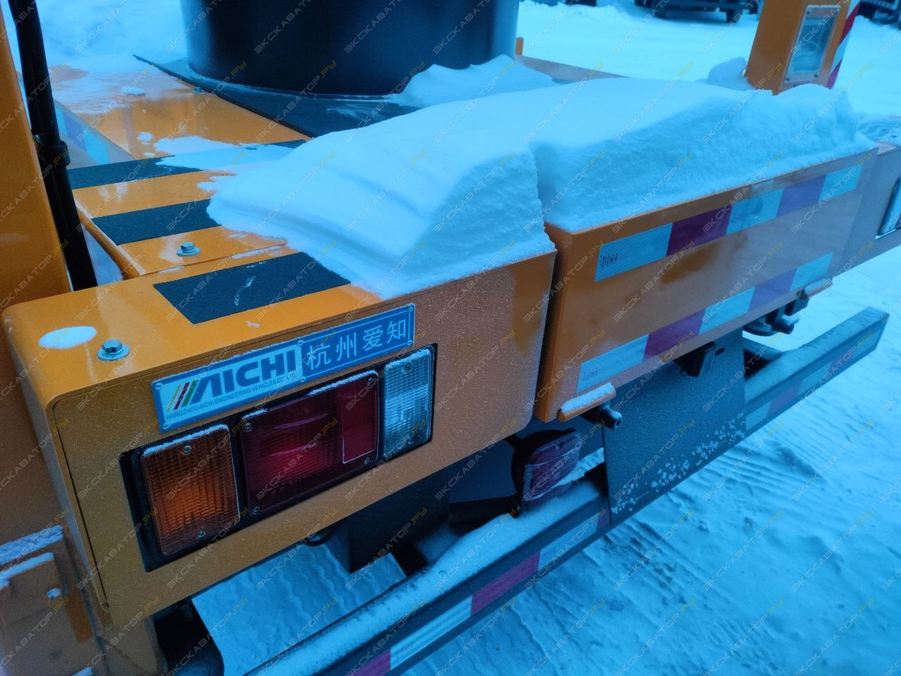 HYL5104JGKQ60 на шасси ISUZU 4Х2  высота подъема 25,5 м [6]
