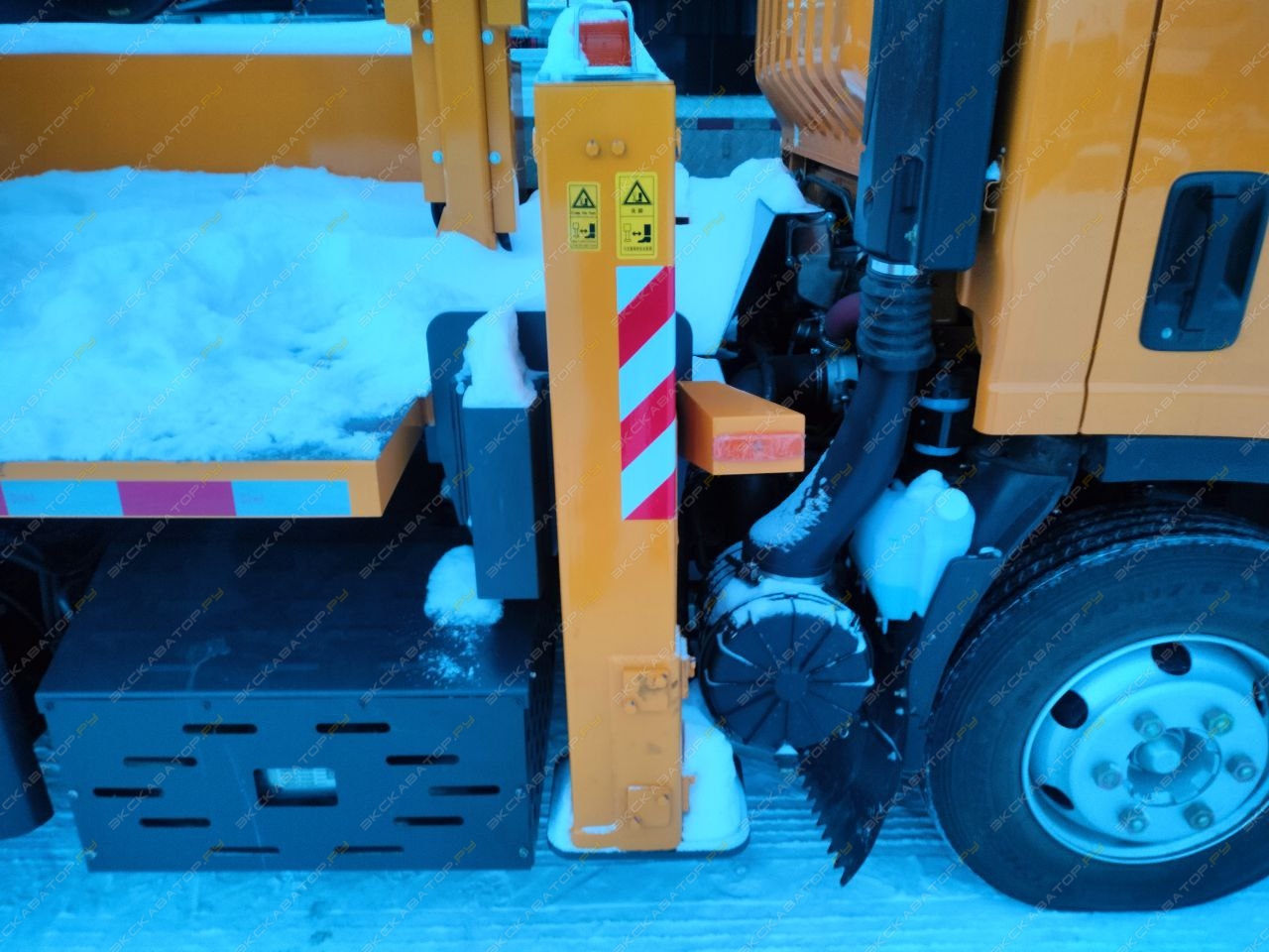 HYL5104JGKQ60 на шасси ISUZU 4Х2  высота подъема 25,5 м [17]