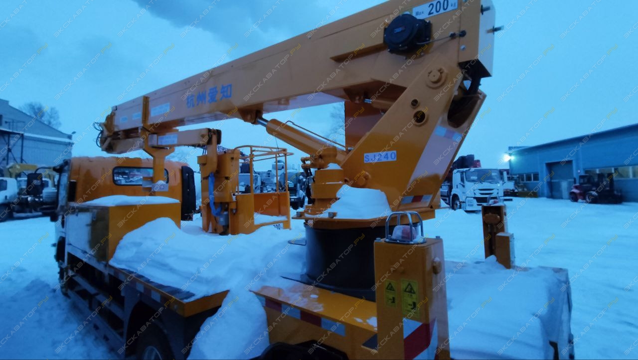 HYL5104JGKQ60 на шасси ISUZU 4Х2  высота подъема 25,5 м [3]