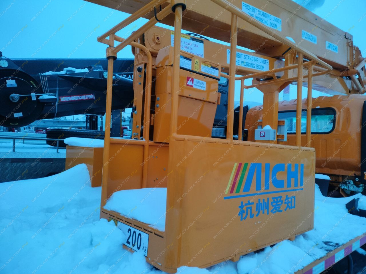 HYL5104JGKQ60 на шасси ISUZU 4Х2  высота подъема 25,5 м [18]