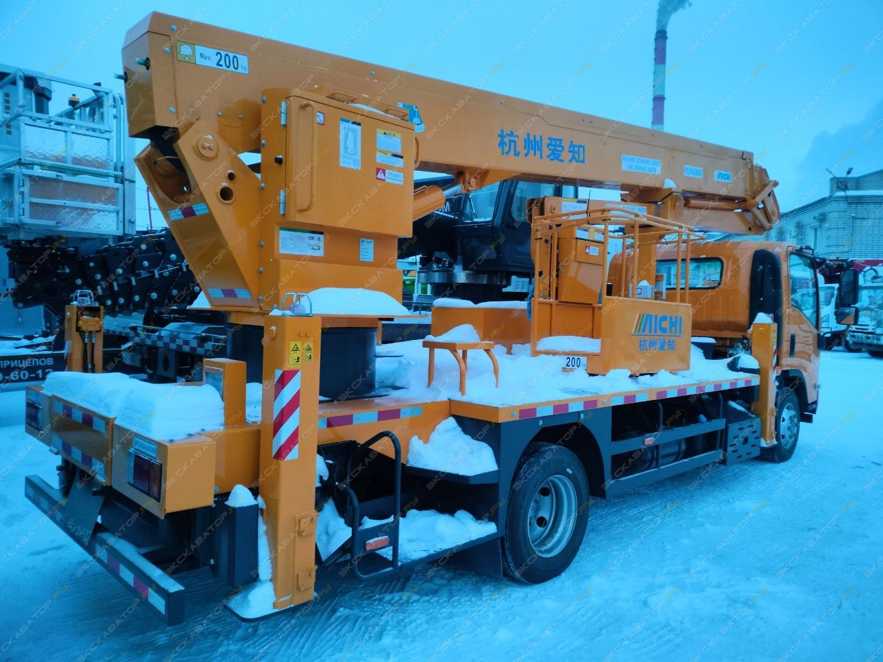 HYL5104JGKQ60 на шасси ISUZU 4Х2  высота подъема 25,5 м [28]