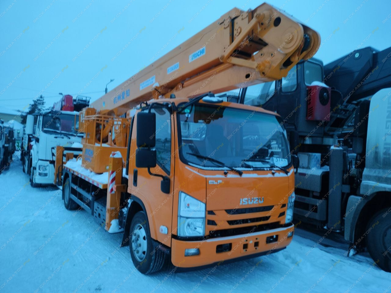 HYL5104JGKQ60 на шасси ISUZU 4Х2  высота подъема 25,5 м [15]