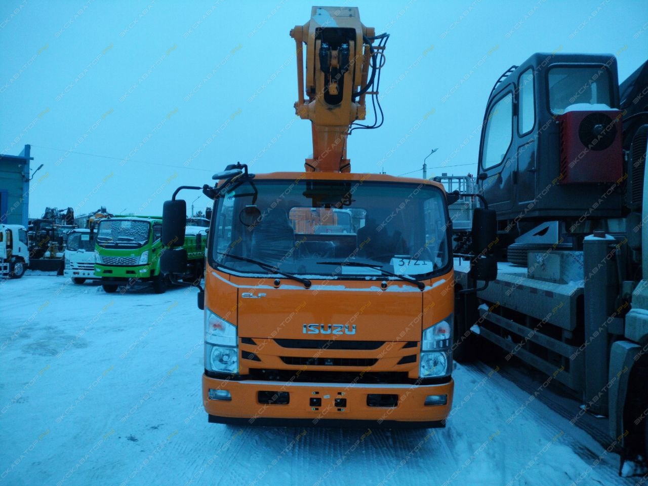 HYL5104JGKQ60 на шасси ISUZU 4Х2  высота подъема 25,5 м [13]
