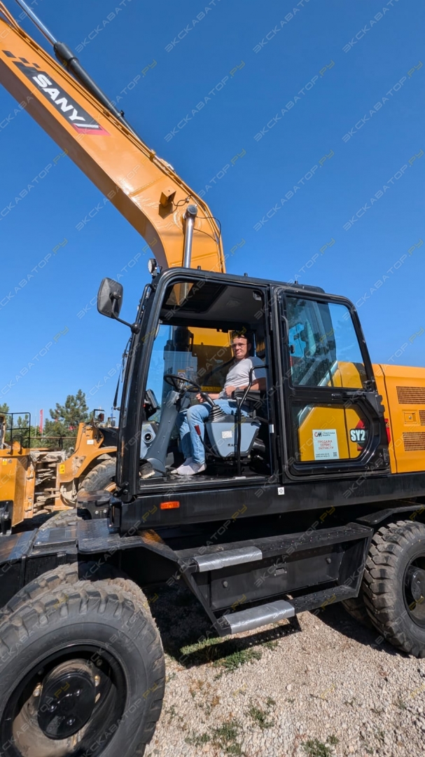 Sany SY215W [19]
