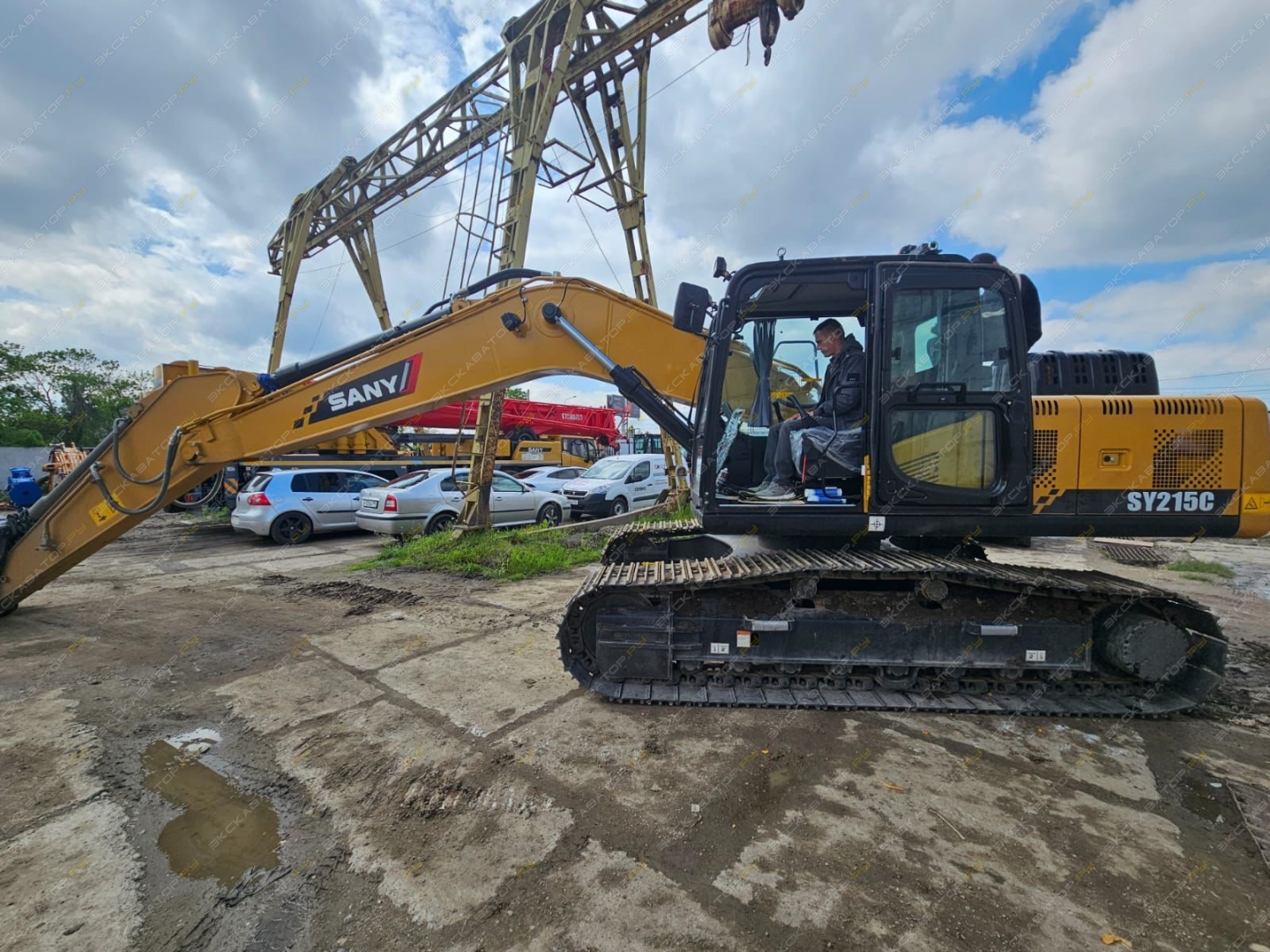 Sany SY215C [17]