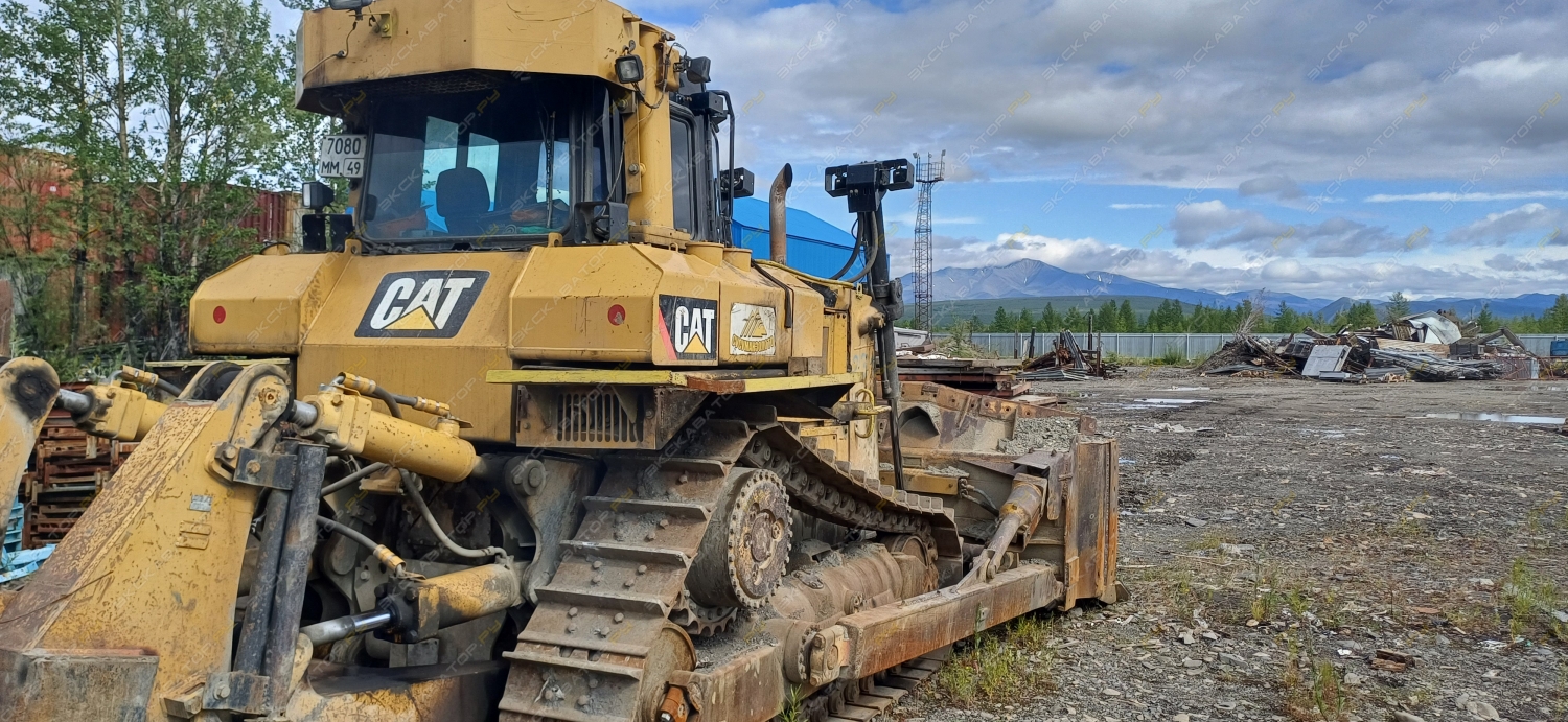 Caterpillar D7R [6]