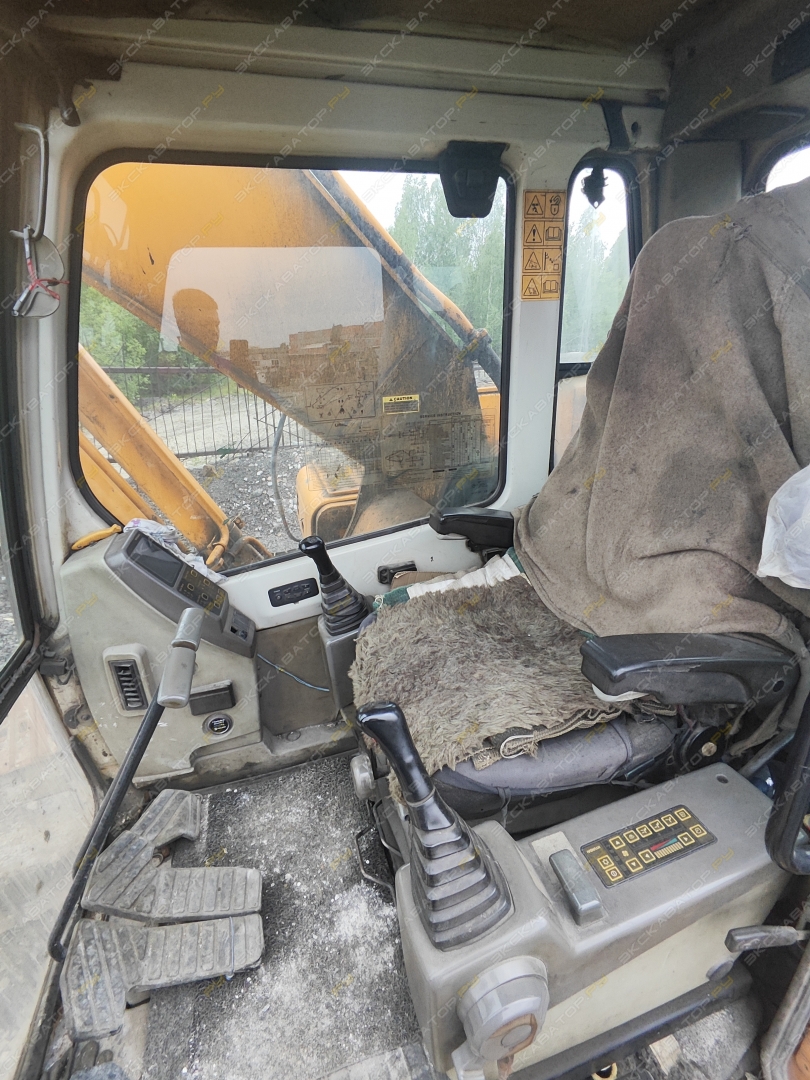 Hyundai ROBEX 320 LC-7A [3]