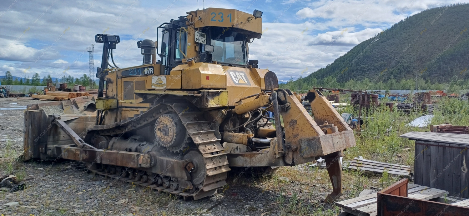 Caterpillar D7R [4]
