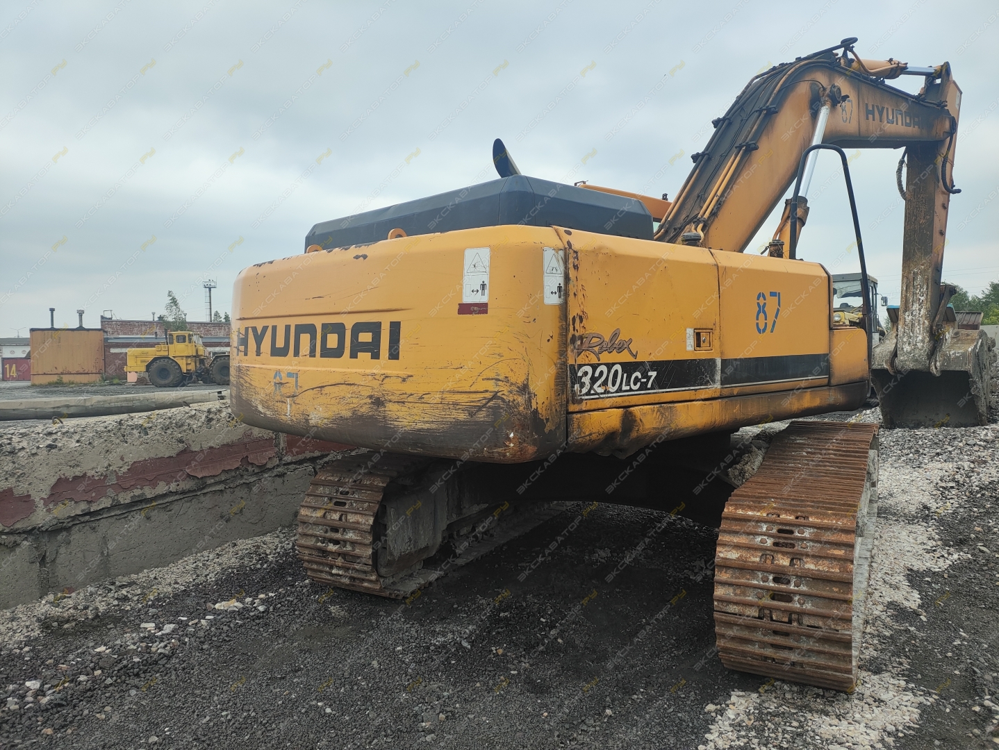Hyundai ROBEX 320 LC-7A [1]