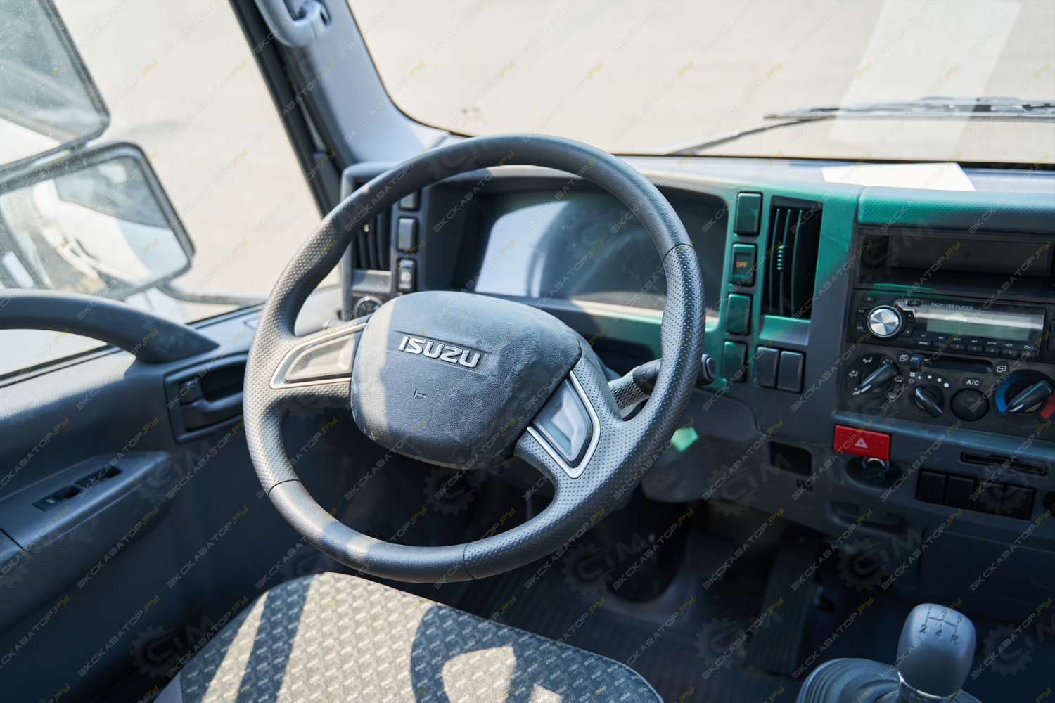 Isuzu P700 [17]