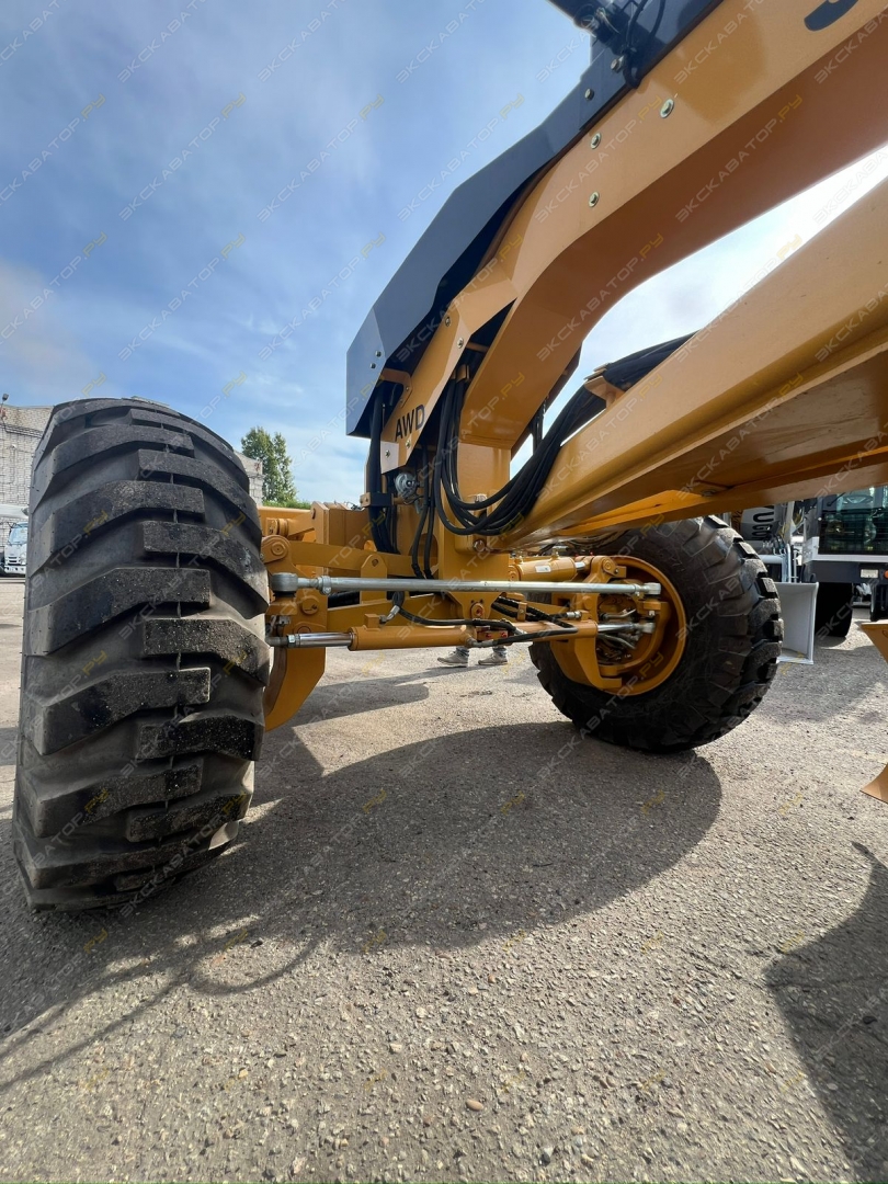 SEM 922AWD [17]