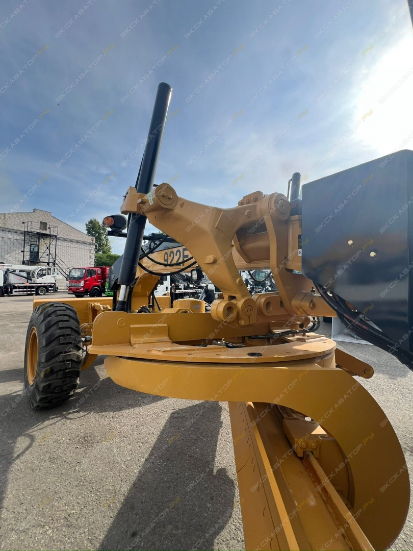SEM 922AWD [6]
