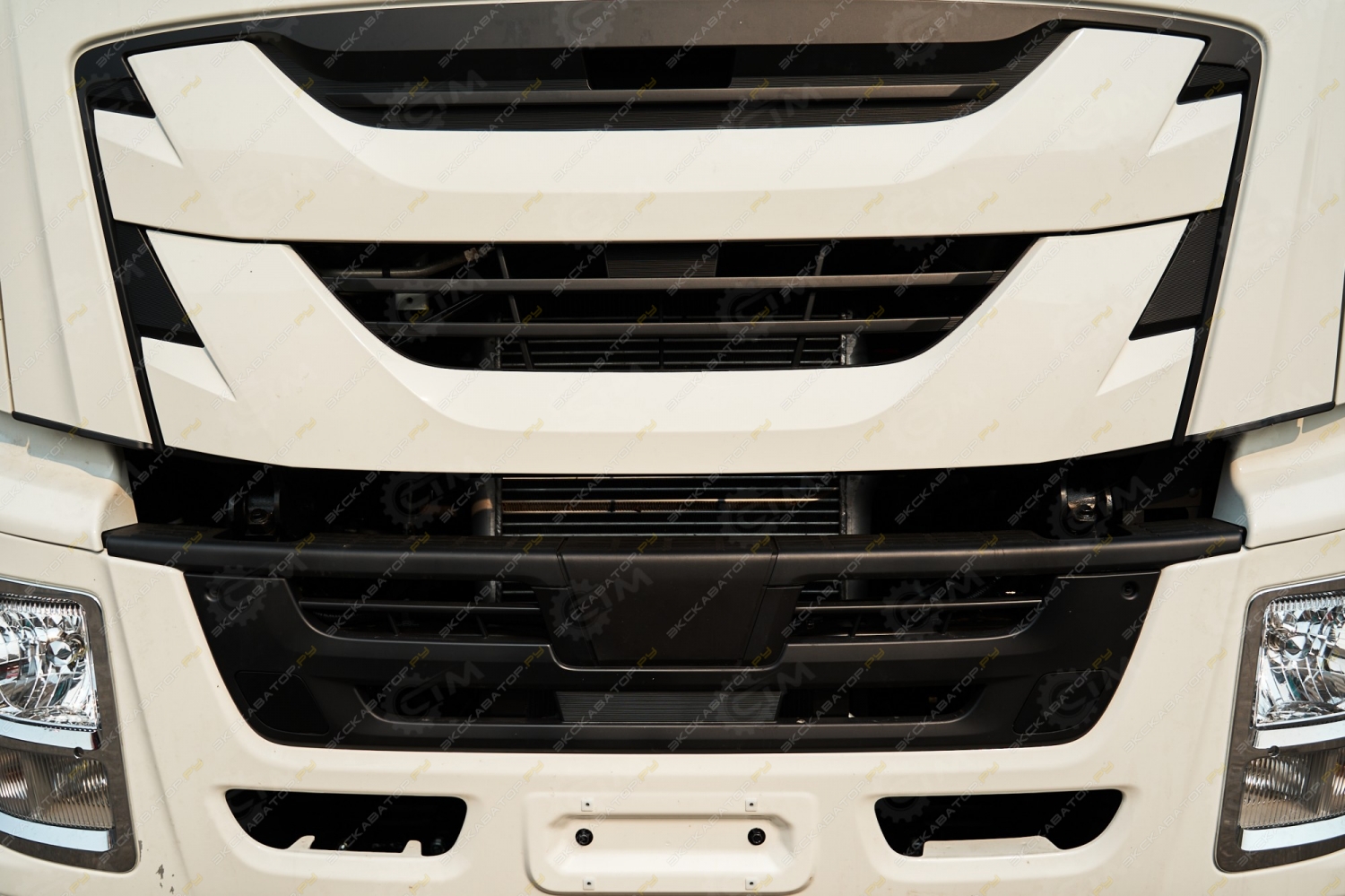 Isuzu Giga [20]
