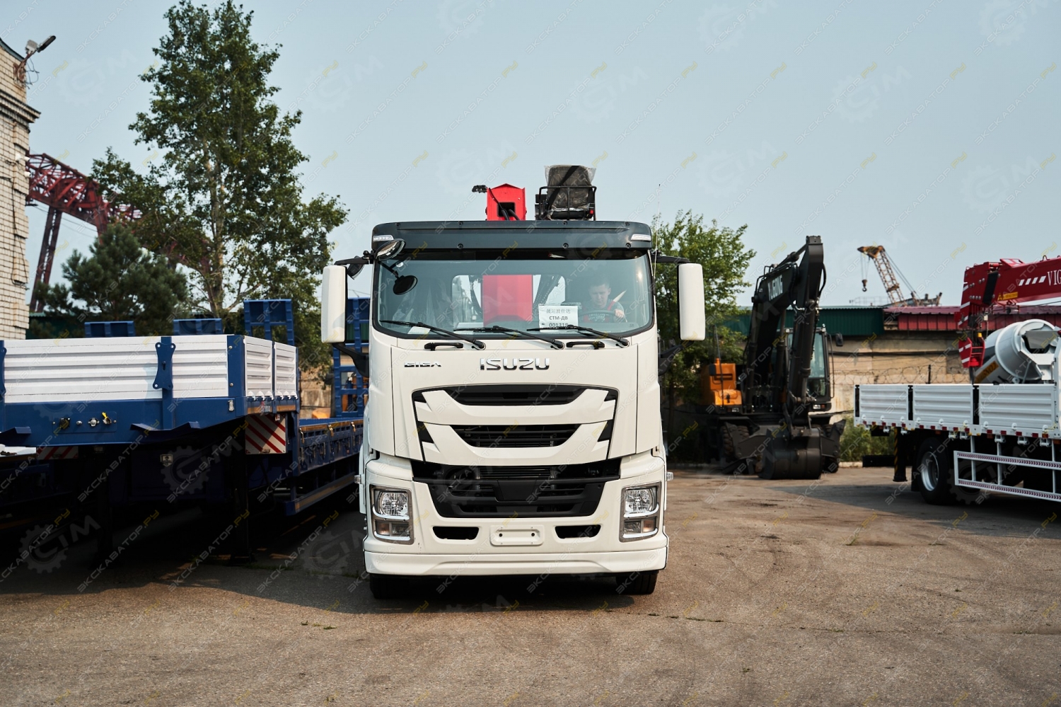 Isuzu Giga [43]
