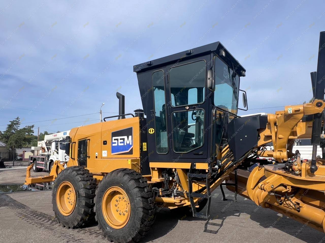 SEM 922AWD [13]