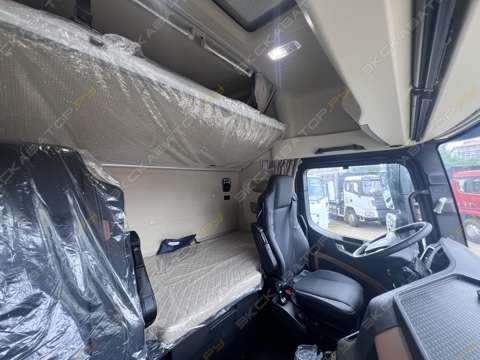 Shacman SX4188YY381 [10]