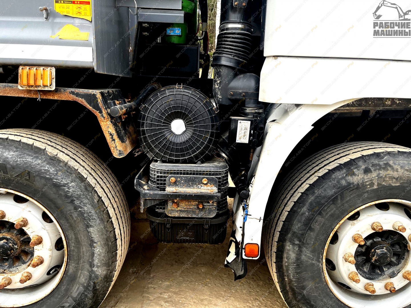 Shacman SX3318DT366 [15]
