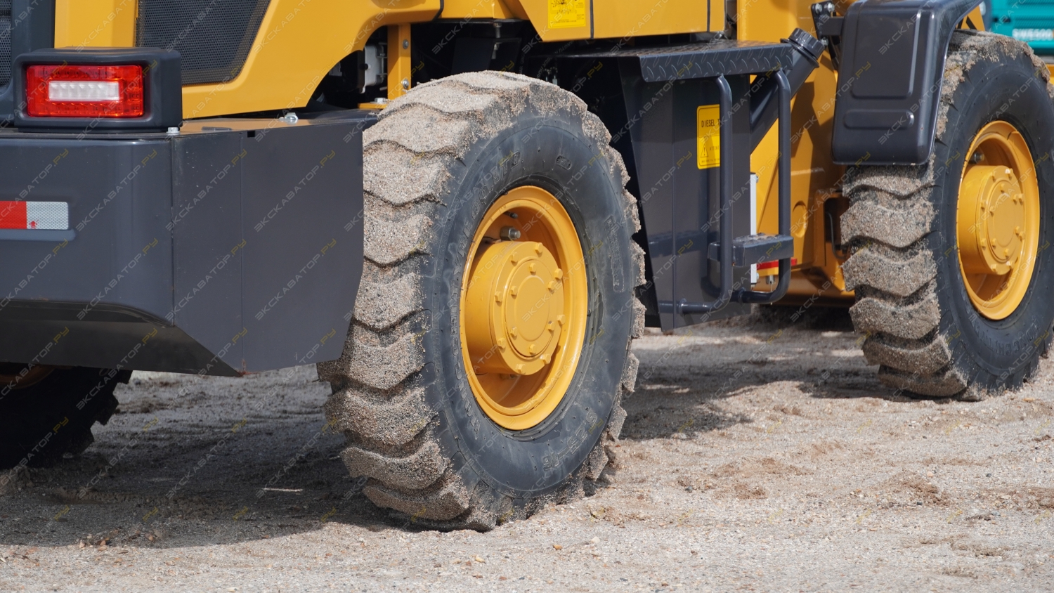 Beezone B906T [14]