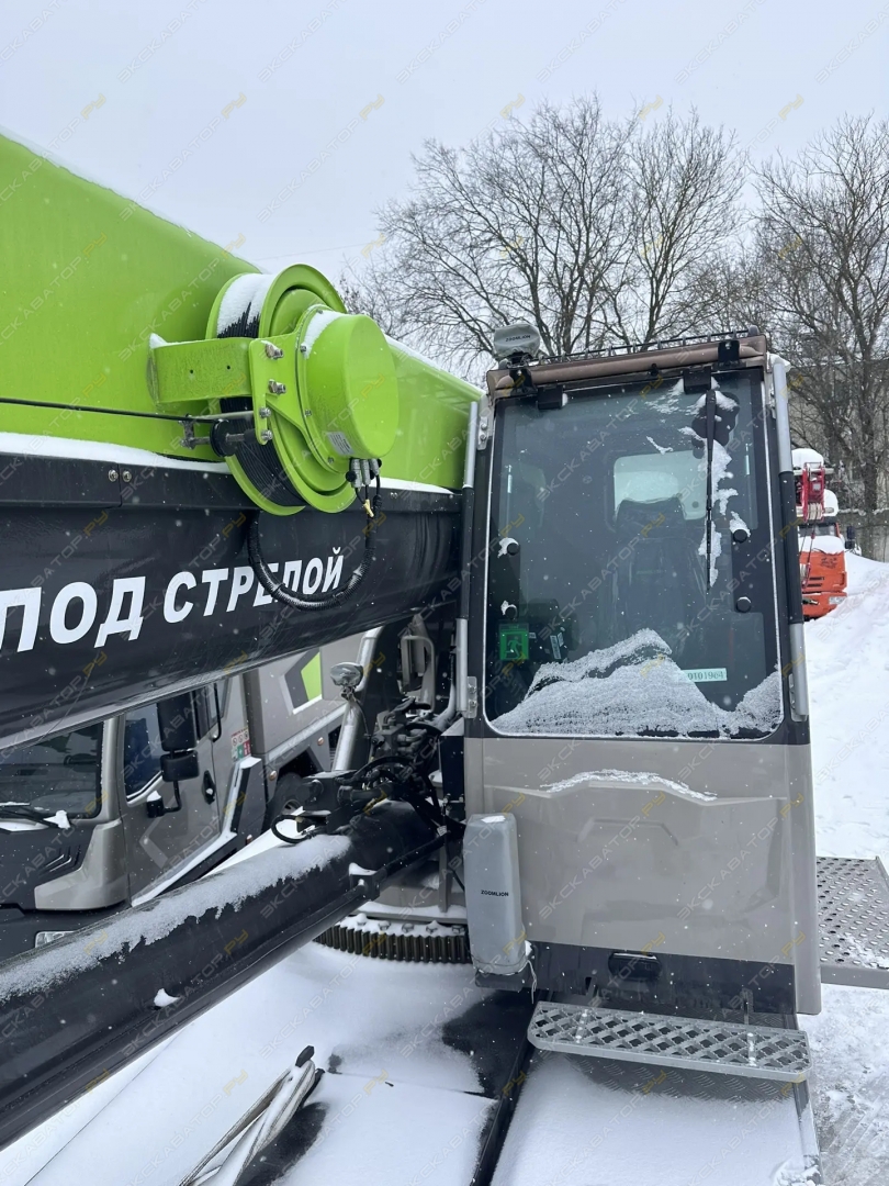 Zoomlion ZTC300V [17]