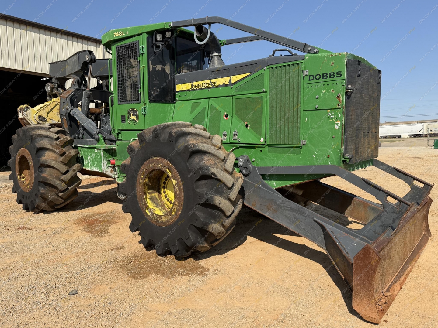 John Deere 748L [19]