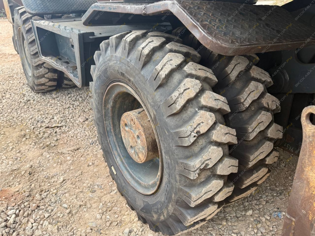 Hyundai R180W-9S [7]