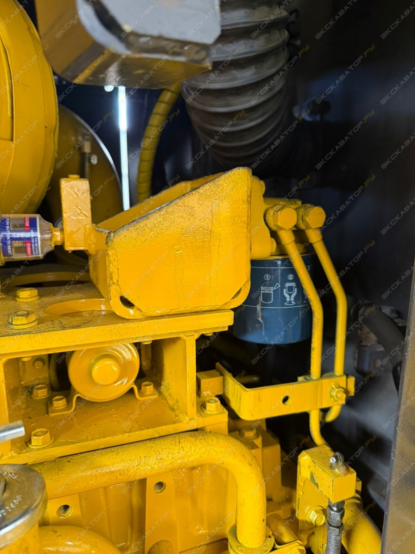 Komatsu D275A-5 [30]